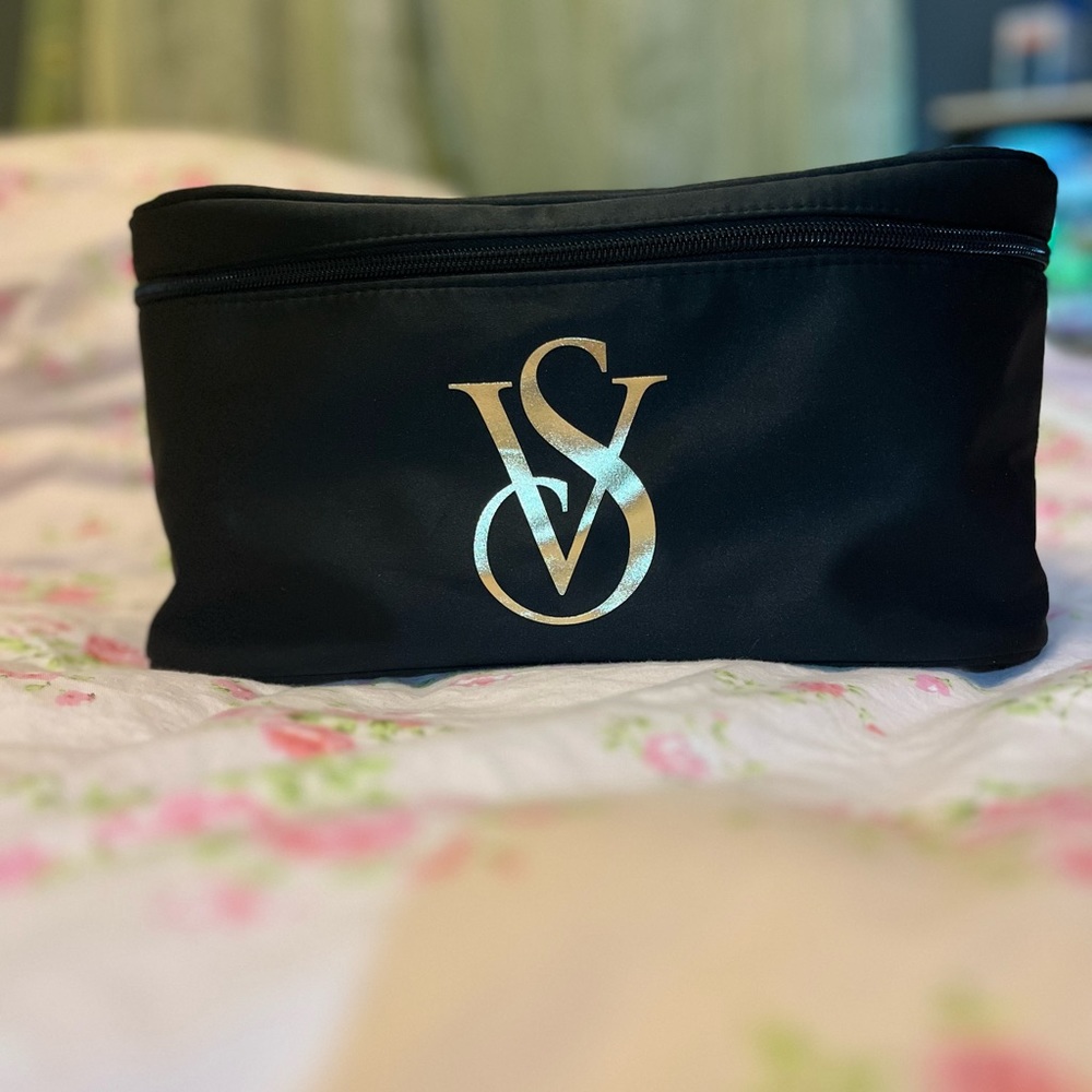 Victoria’s Secret “Bra Bag” NWOT 🪷